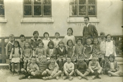 Photo d'une classe de l'école de Troinex en...