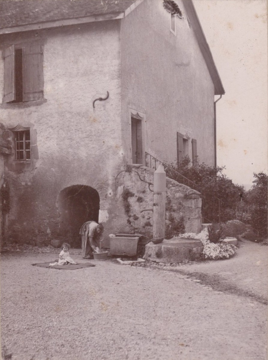 Petite maison enfant et femme