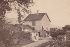 Petite maison et dames