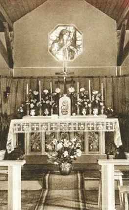 Le choeur de l'ancienne chapelle en bois au chemin de la Poste