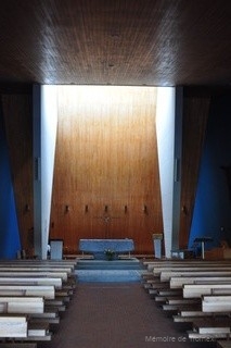 Le choeur de l'église éclairé par le jour zénithal